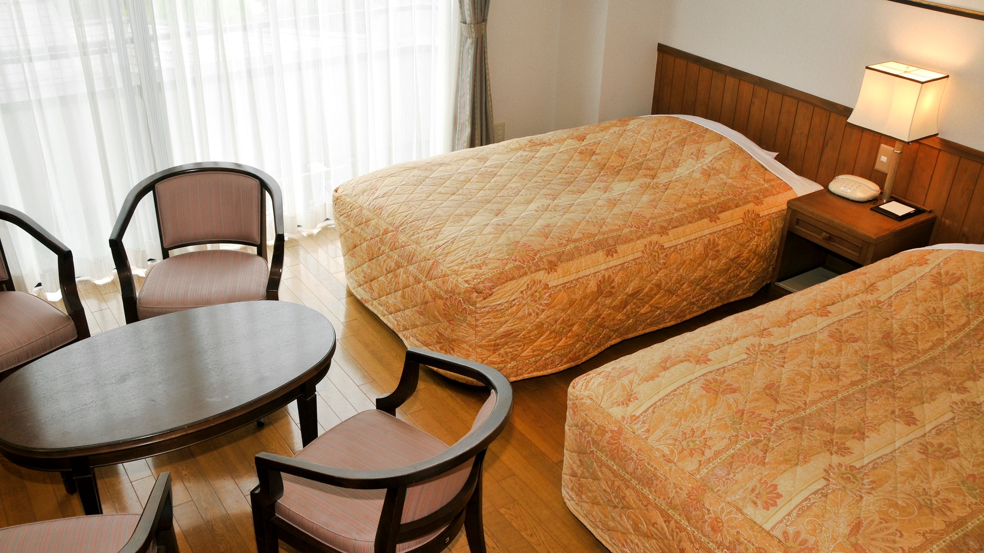 *Western-style room (example)