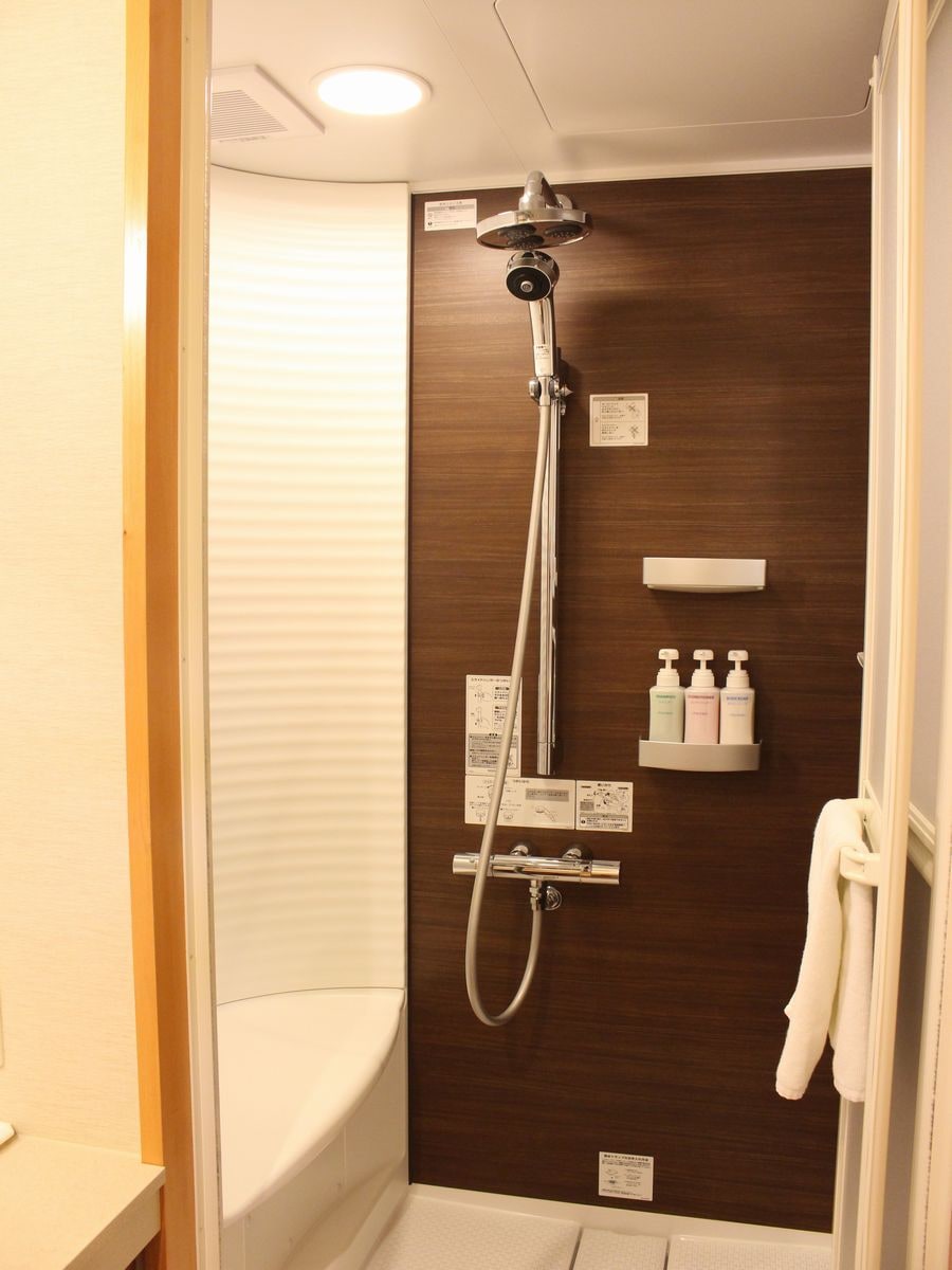 Japanese-Western style shower room
