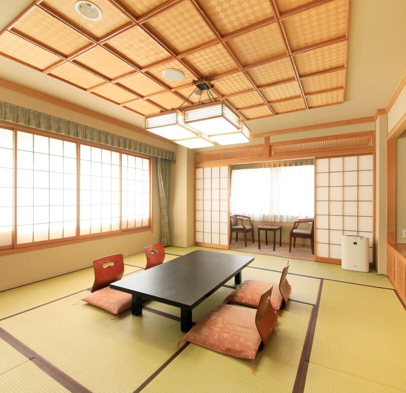 Japanese-style room