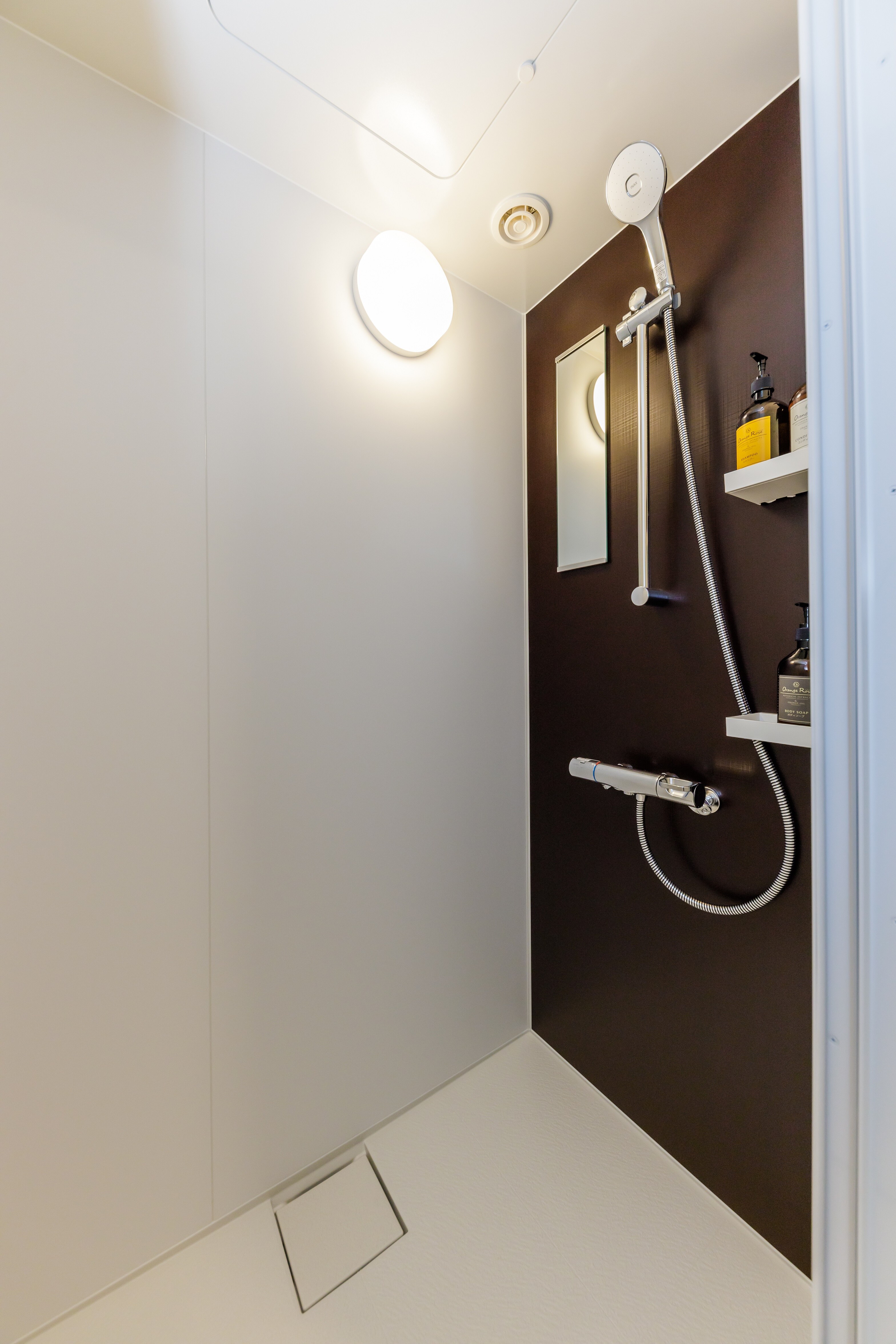 Shower booth