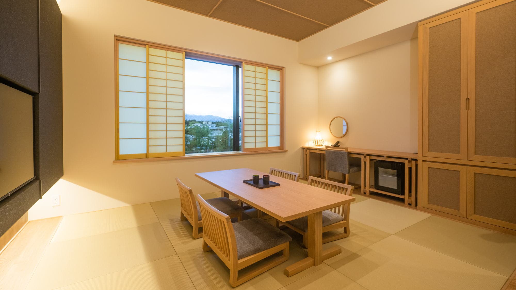 Jizo hot spring water (half open-air bath) Japanese-Western style room ■ Capacity: 4 people ■