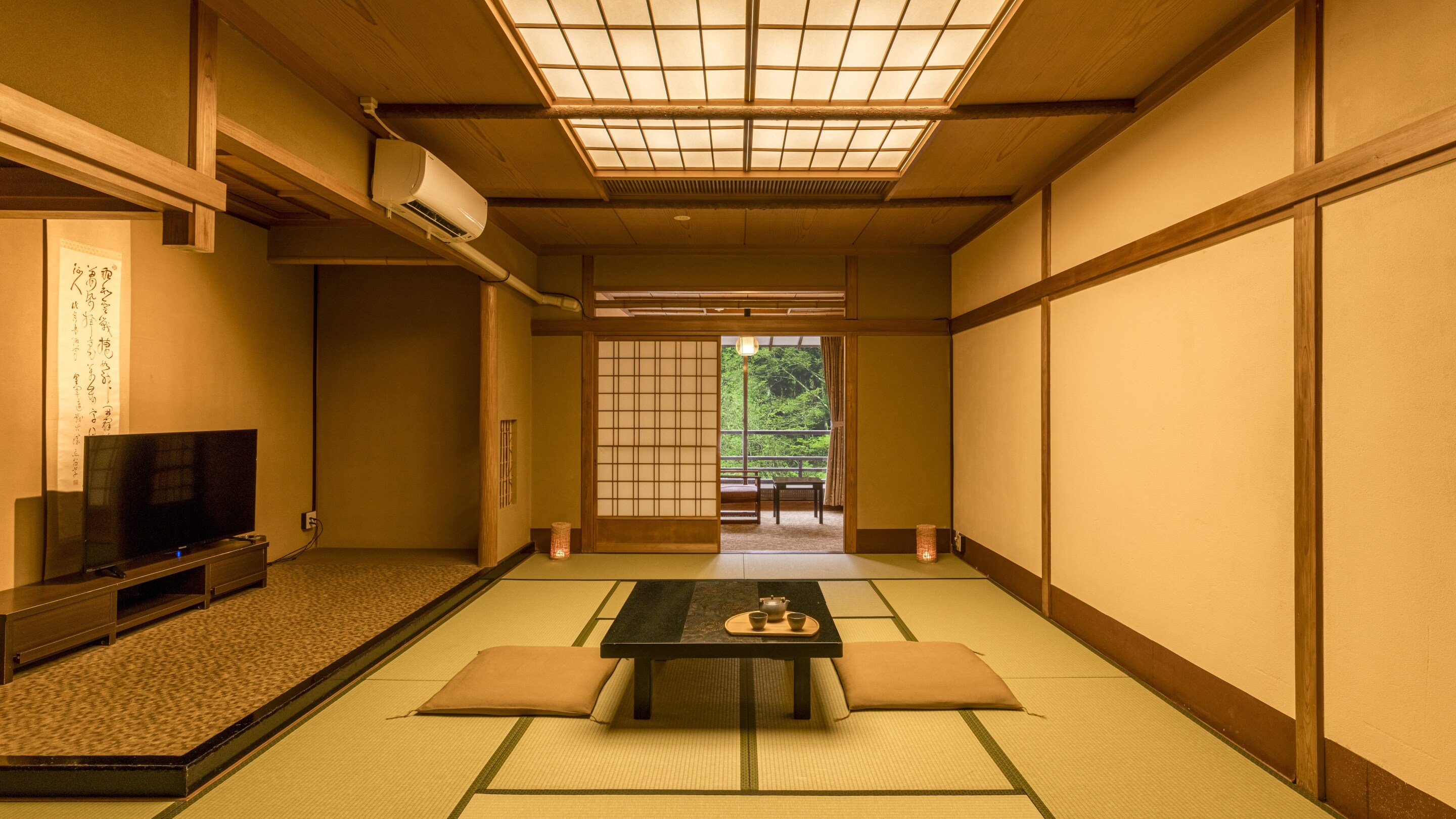 Superior Japanese-style room with open-air bath, 2 rooms, capacity 5 people *Example of guest room