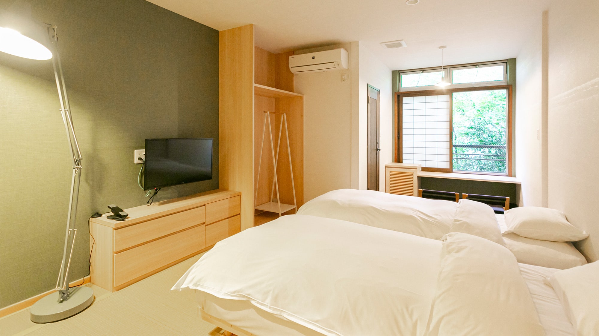 Japanese-Western style room standard twin (20 square meters)