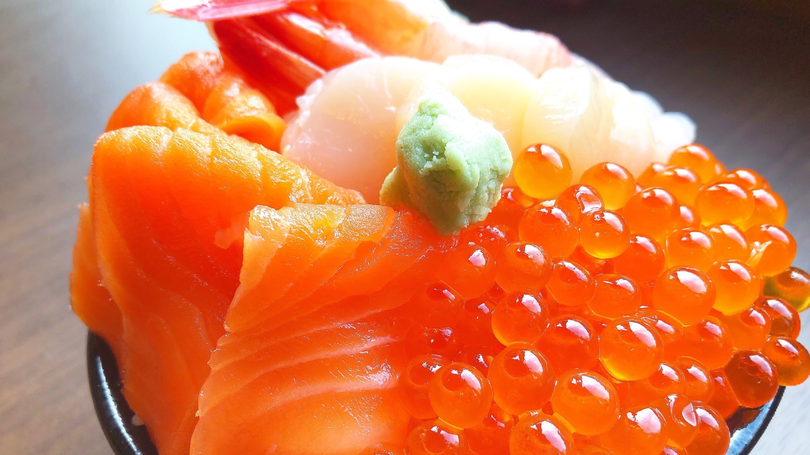 Bowl of rice topped with sashimi! !! (Example of presentation) (* Image)