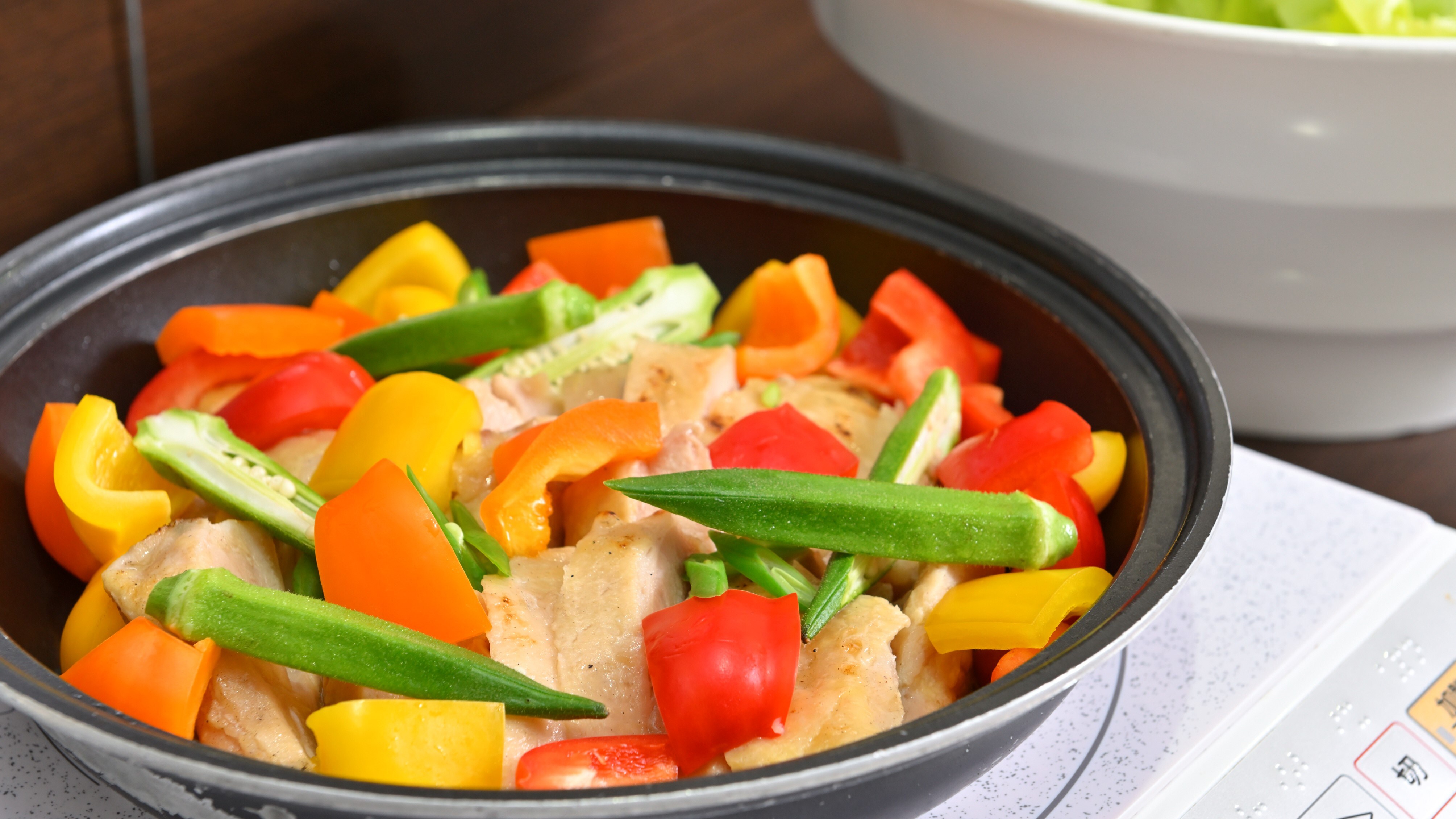 Main dish~♪ The daily specials are sure to give you an energetic start to your day!