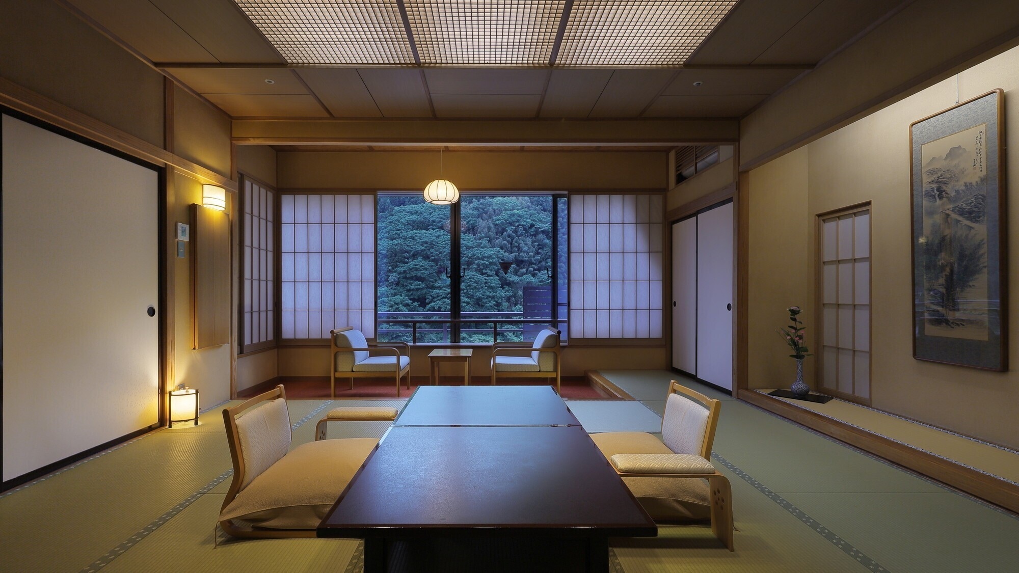 [12 tatami Japanese-style room with hot spring] A spacious Japanese-style room with an indoor bath with natural hot spring water