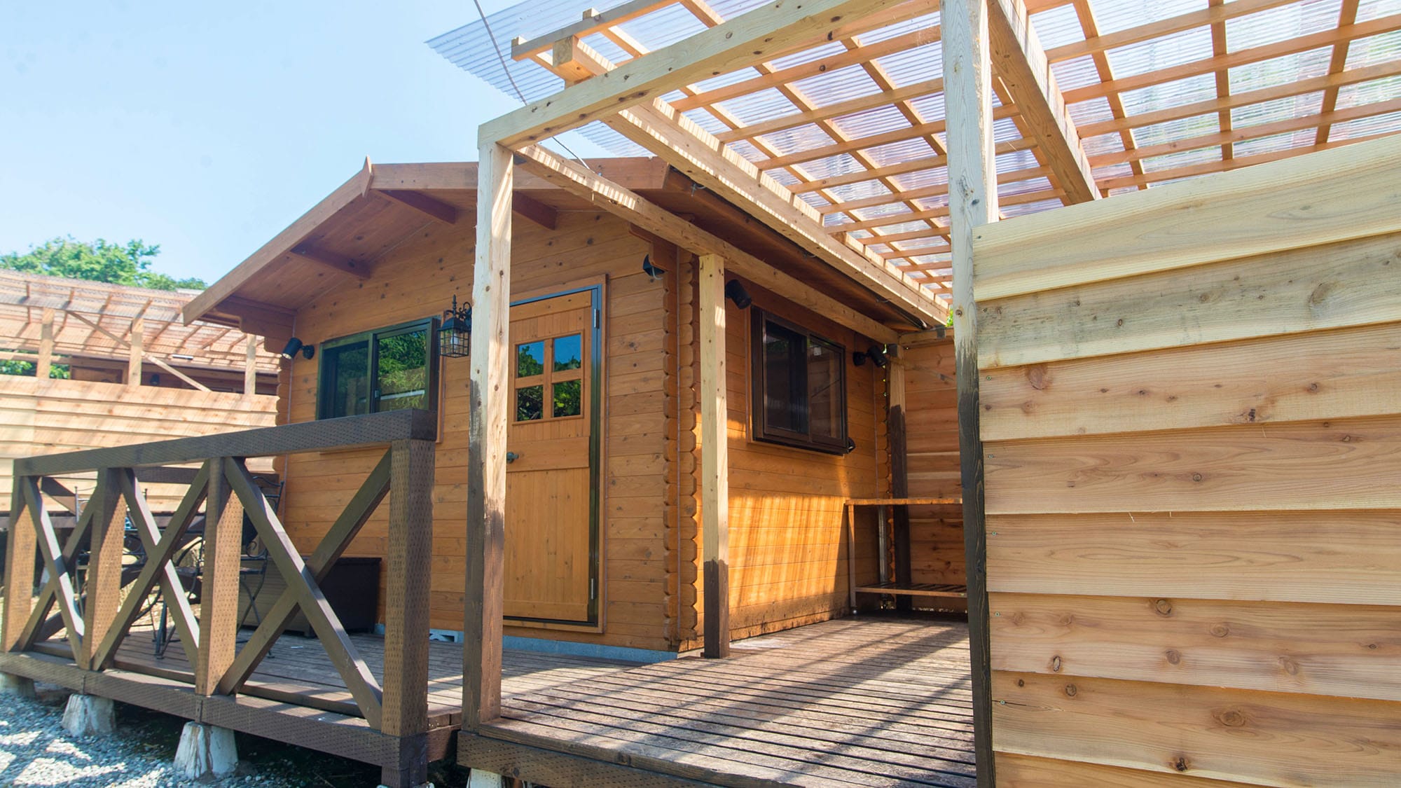 ・[Exterior] A log house where you can feel the warmth of wood. You can stay while enjoying the nature of Manazuru.