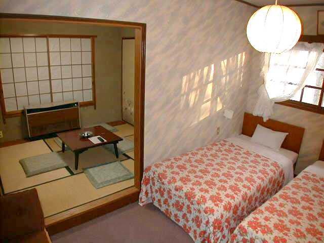 Japanese-Western room (2-3 people)