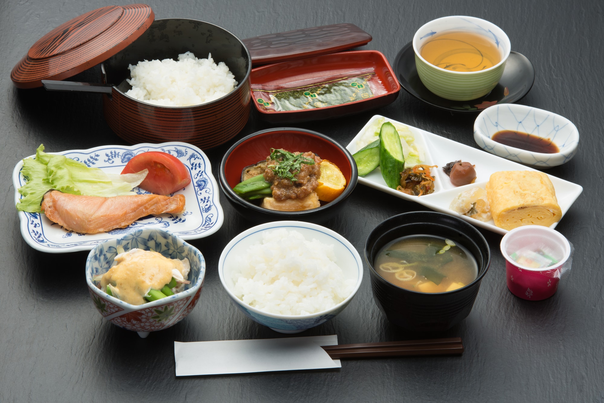 Breakfast (Japanese set meal)