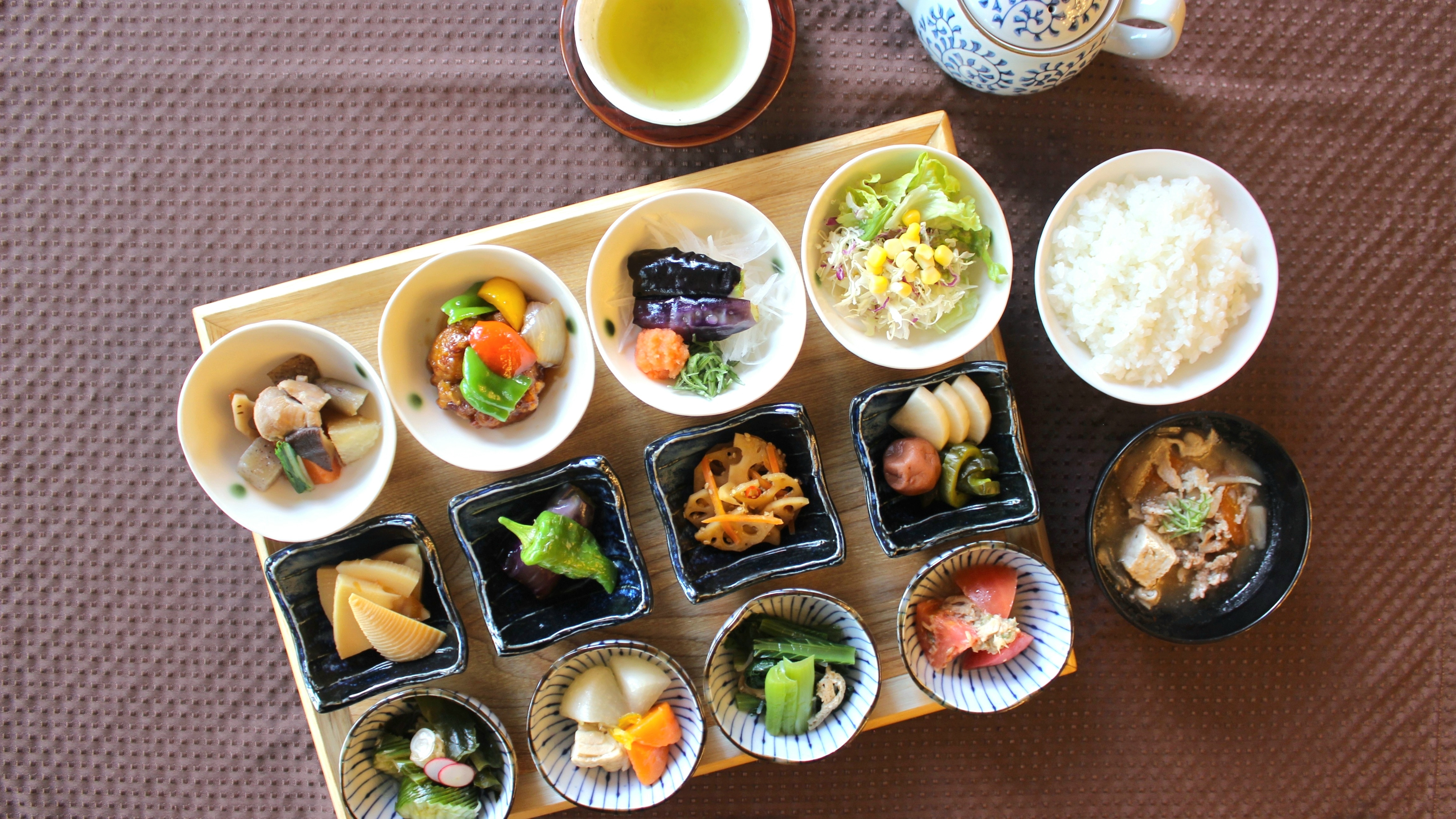 Kochi Hotel Breakfast *Arrangement example