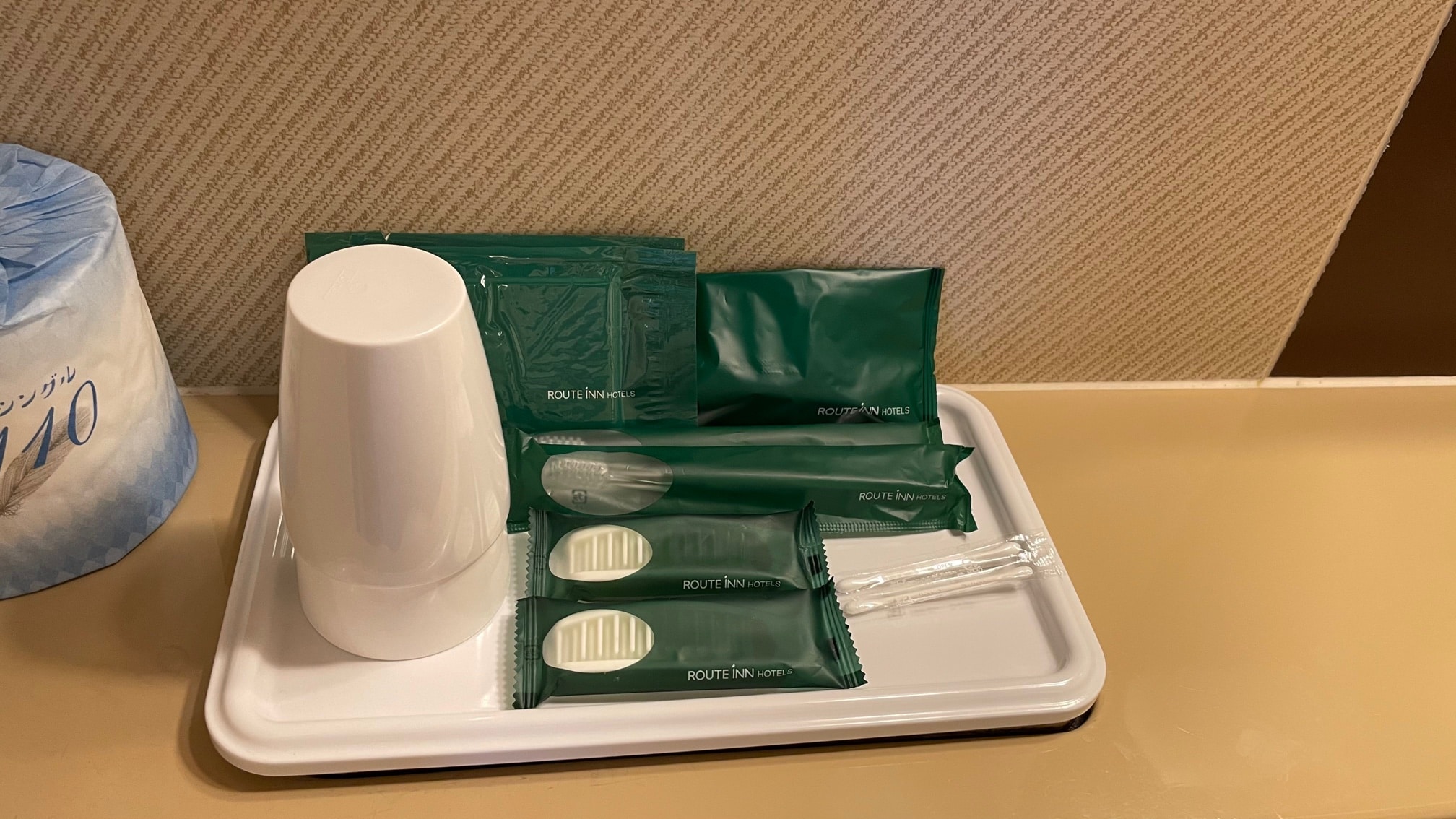 Unit bath amenities