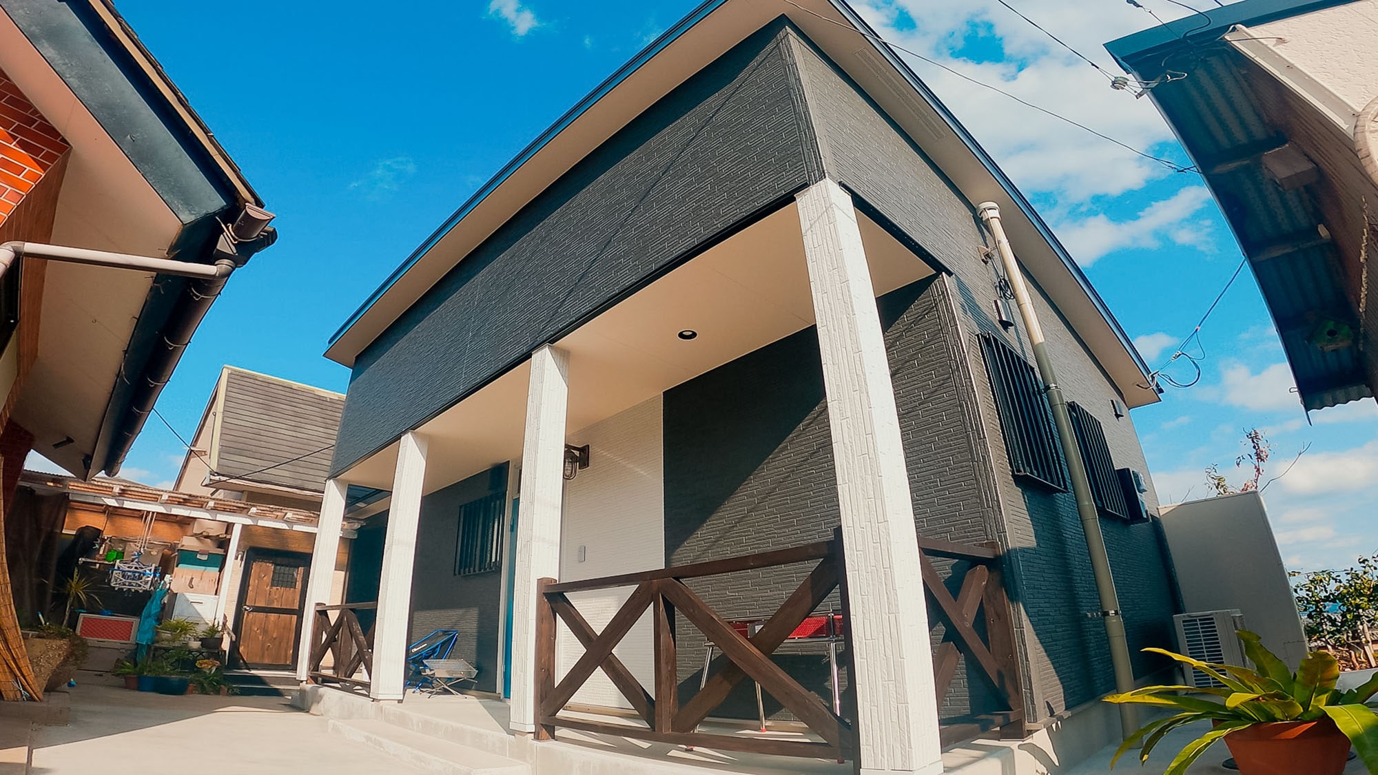 ・[Exterior] This is the landmark of the building