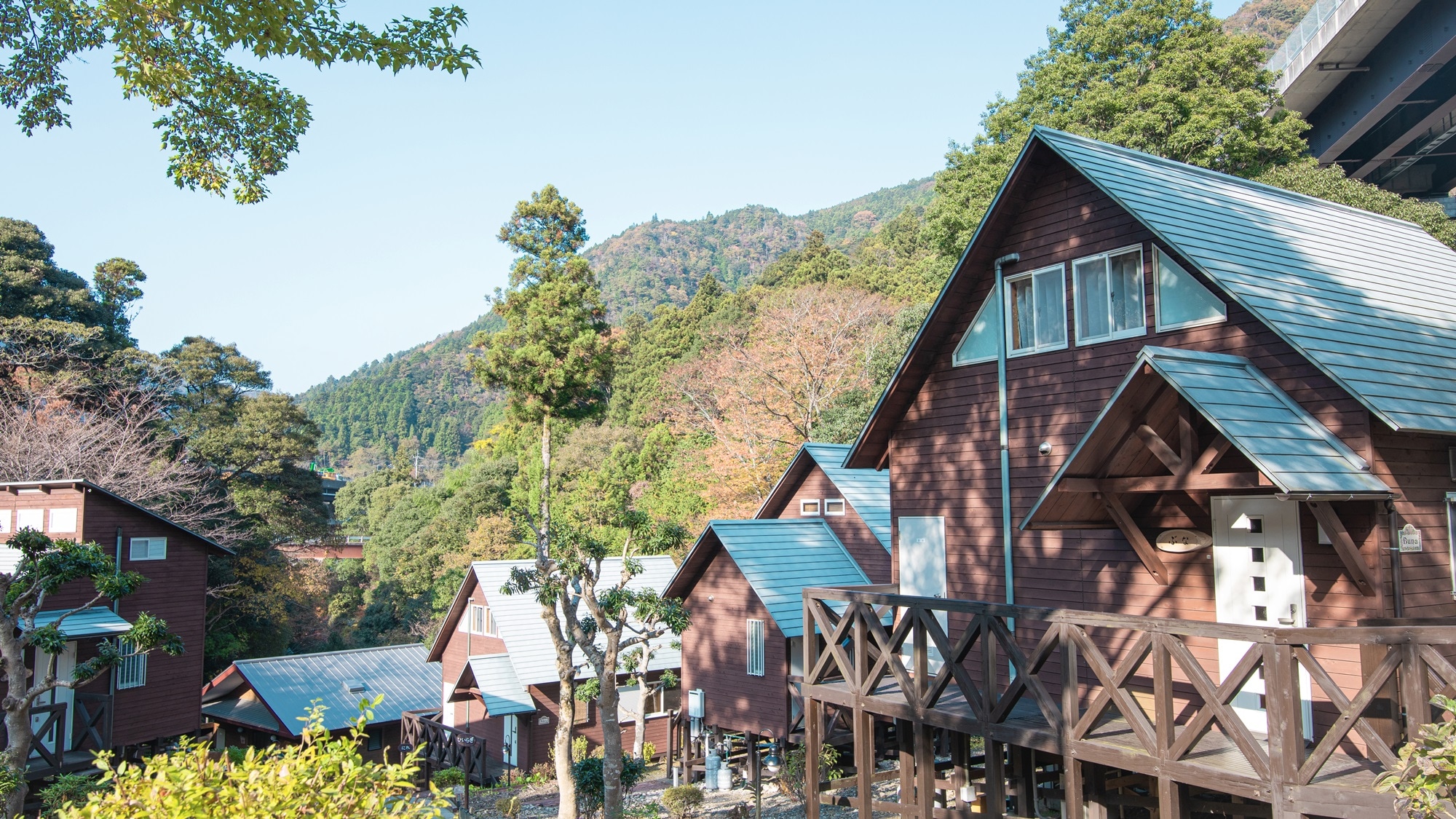 *小屋外观