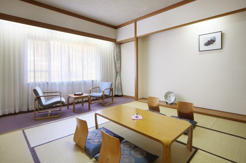 Japanese-style room