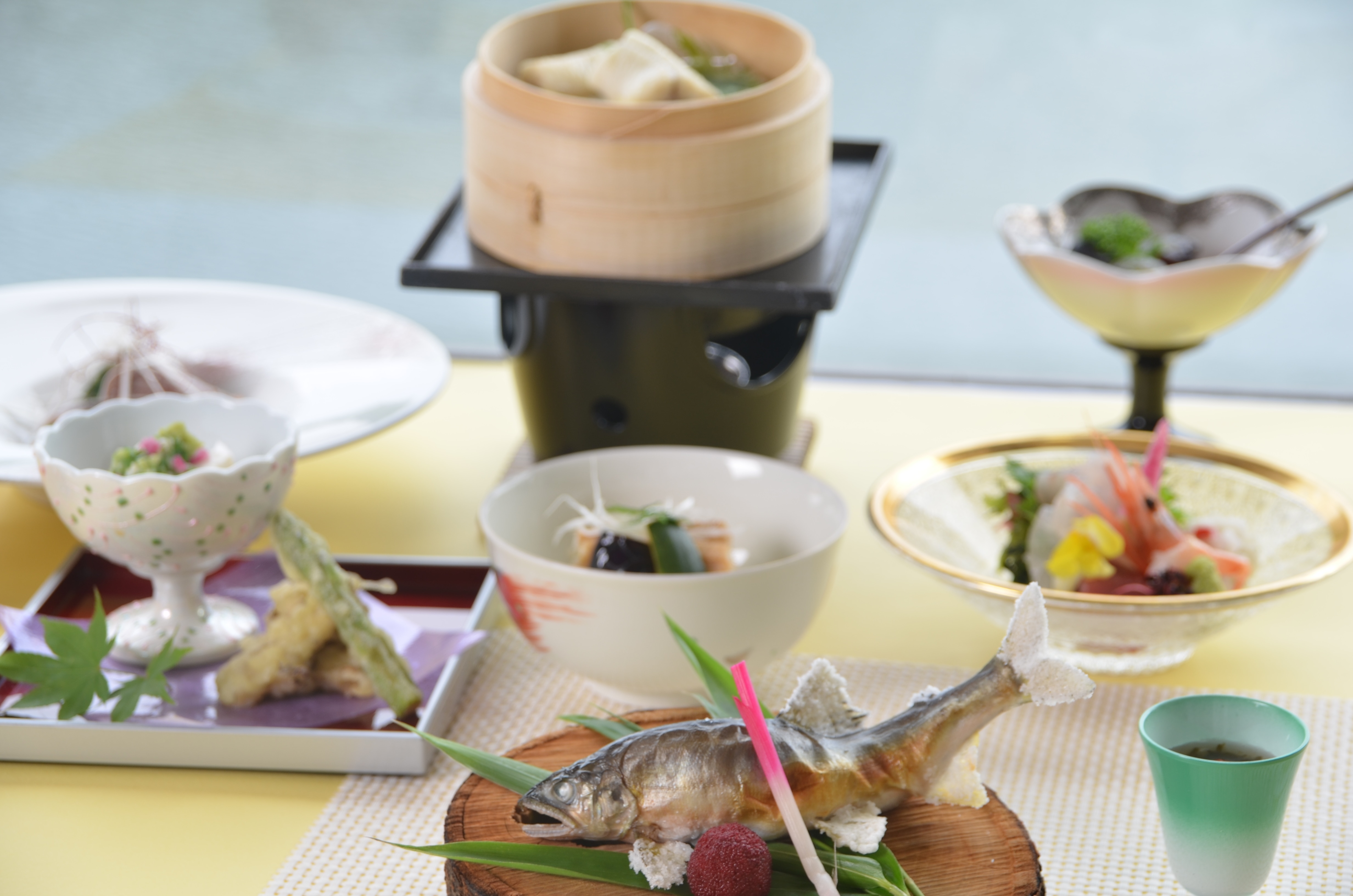 [Masakan Kaiseki Musiman] (Musim Panas) Kaiseki kukus ikan manis liar dan belut kukus