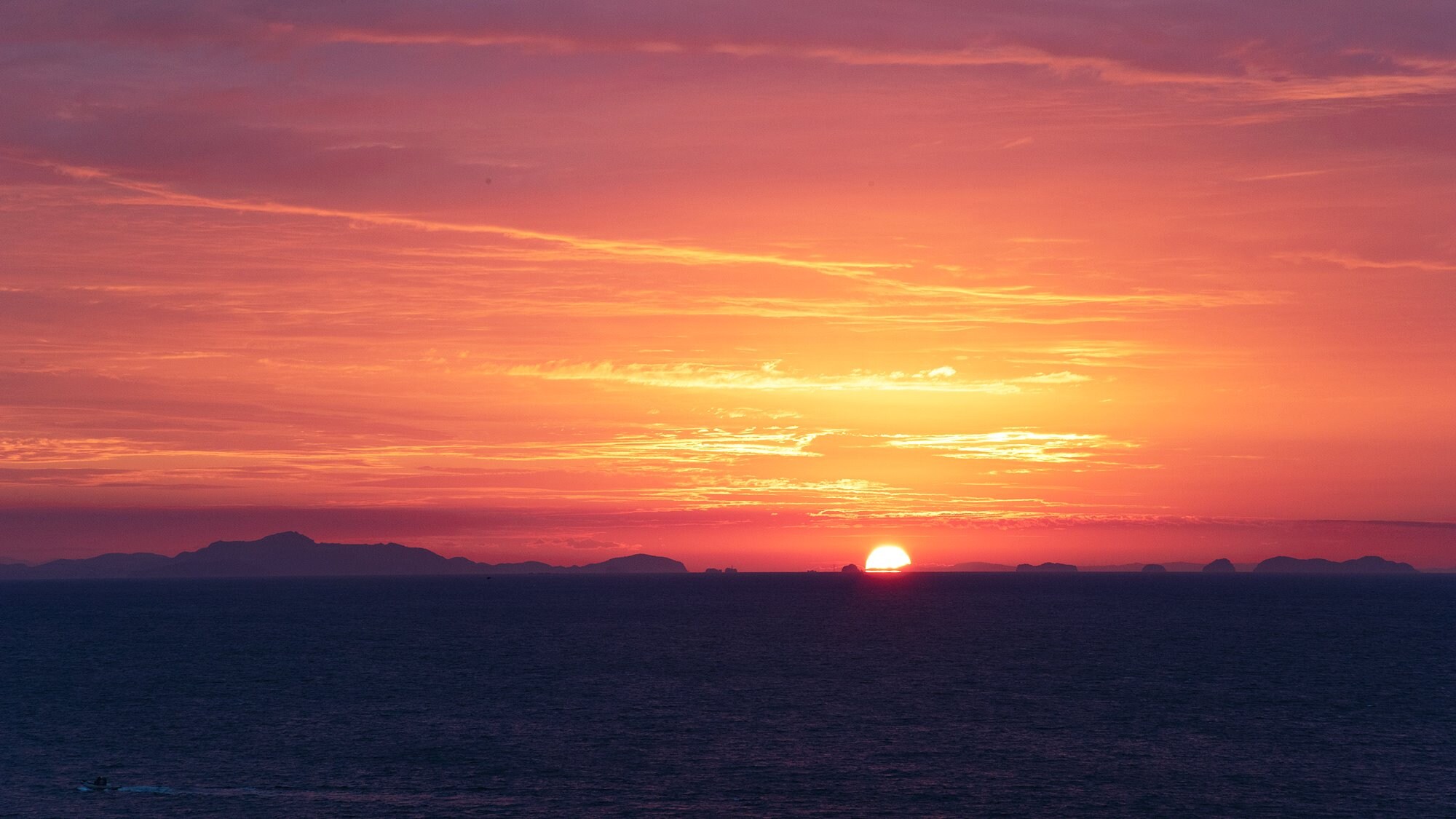 * [Room] View from the room: There is also a Japanese-style room where you can see the rising sun.