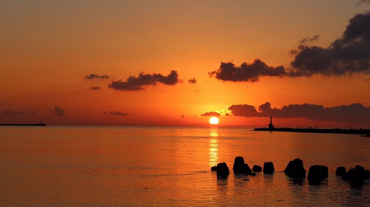 If the weather is good, you can see a beautiful sunset.