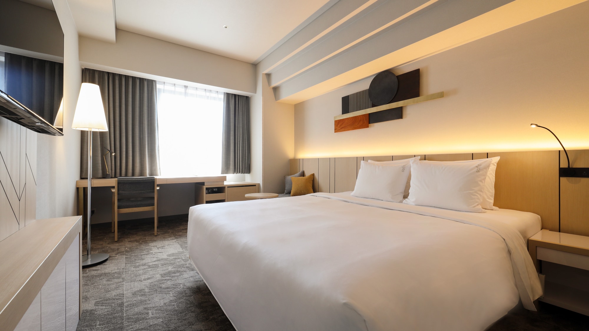 Standard Floor King Room: Room size: 24㎡/Bed: 180cm x 1