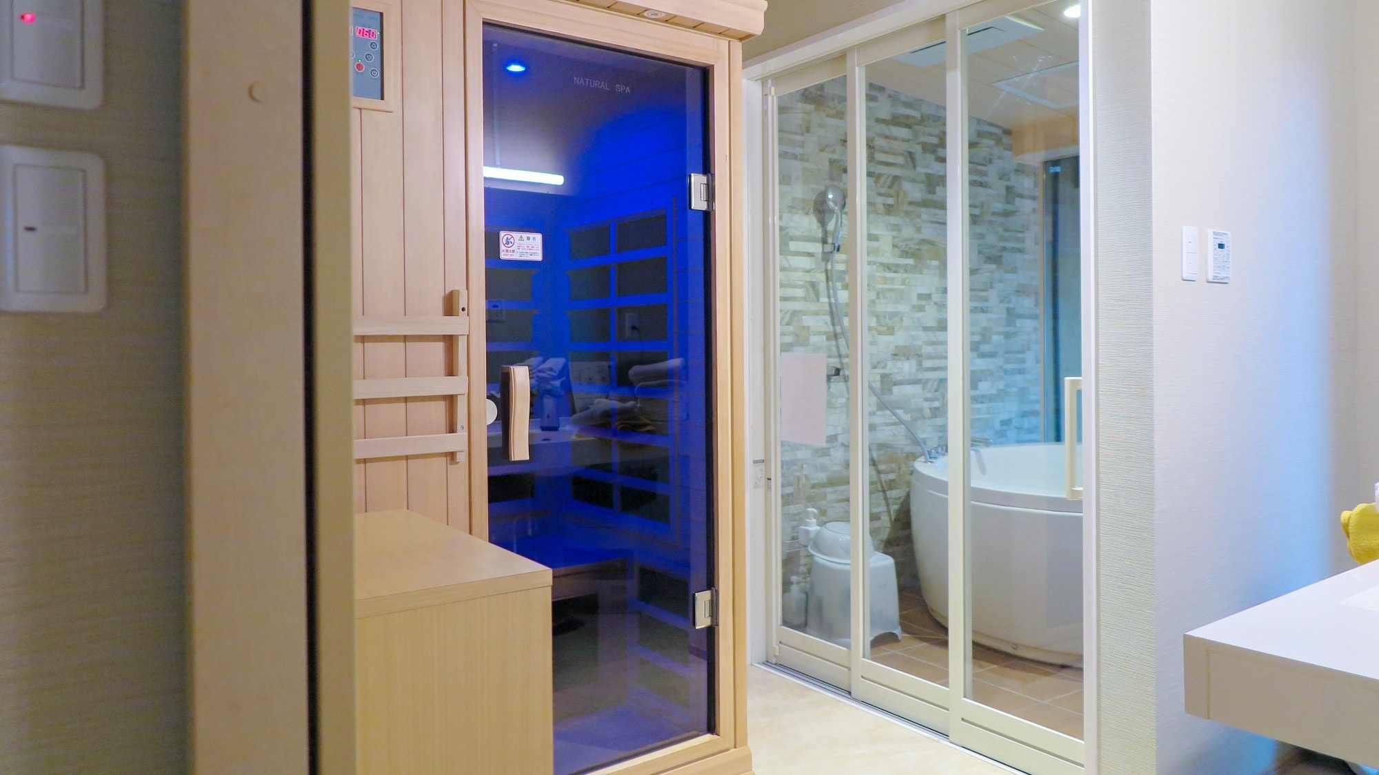■ A far-infrared relaxation sauna for 2 people / A low-temperature sauna has been introduced into Saburo's hermitage guest rooms! *Cannot be selected for 1 person or 2 people