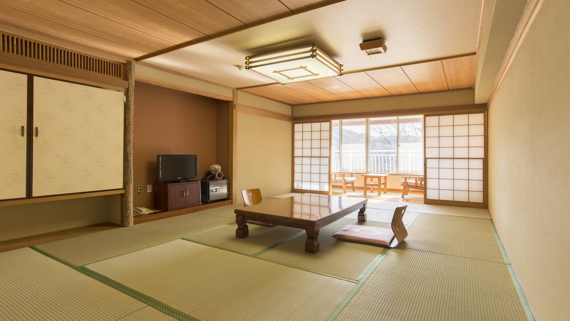 * [Phòng (Phòng theo phong cách Nhật Bản với 12 tấm chiếu tatami)] Xin vui lòng thư giãn trong phòng theo phong cách Nhật Bản thoải mái với chiếu tatami.