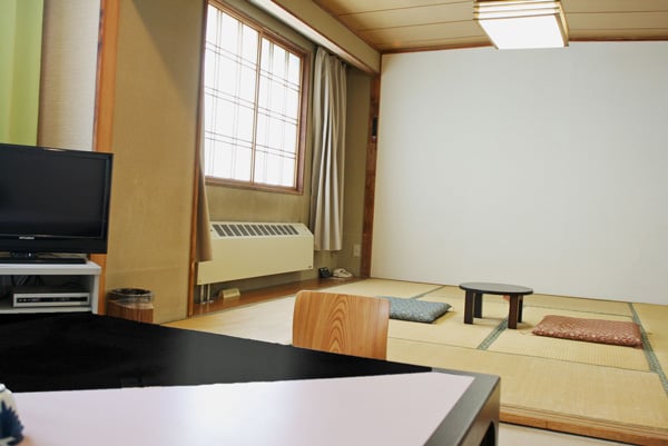 Japanese-style room (example)