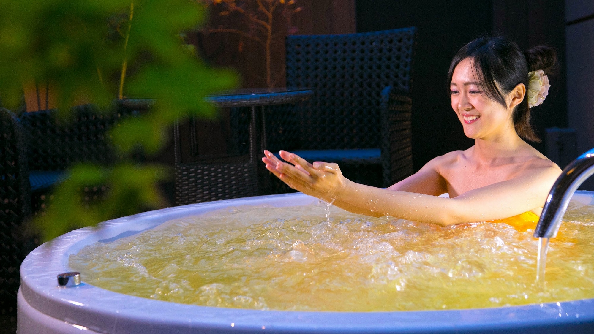 [Japanese-Western room/Jacuzzi bath] With open-air bath
