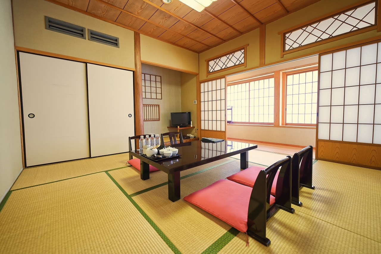 Hot spring village Japanese-style room (example of guest room)