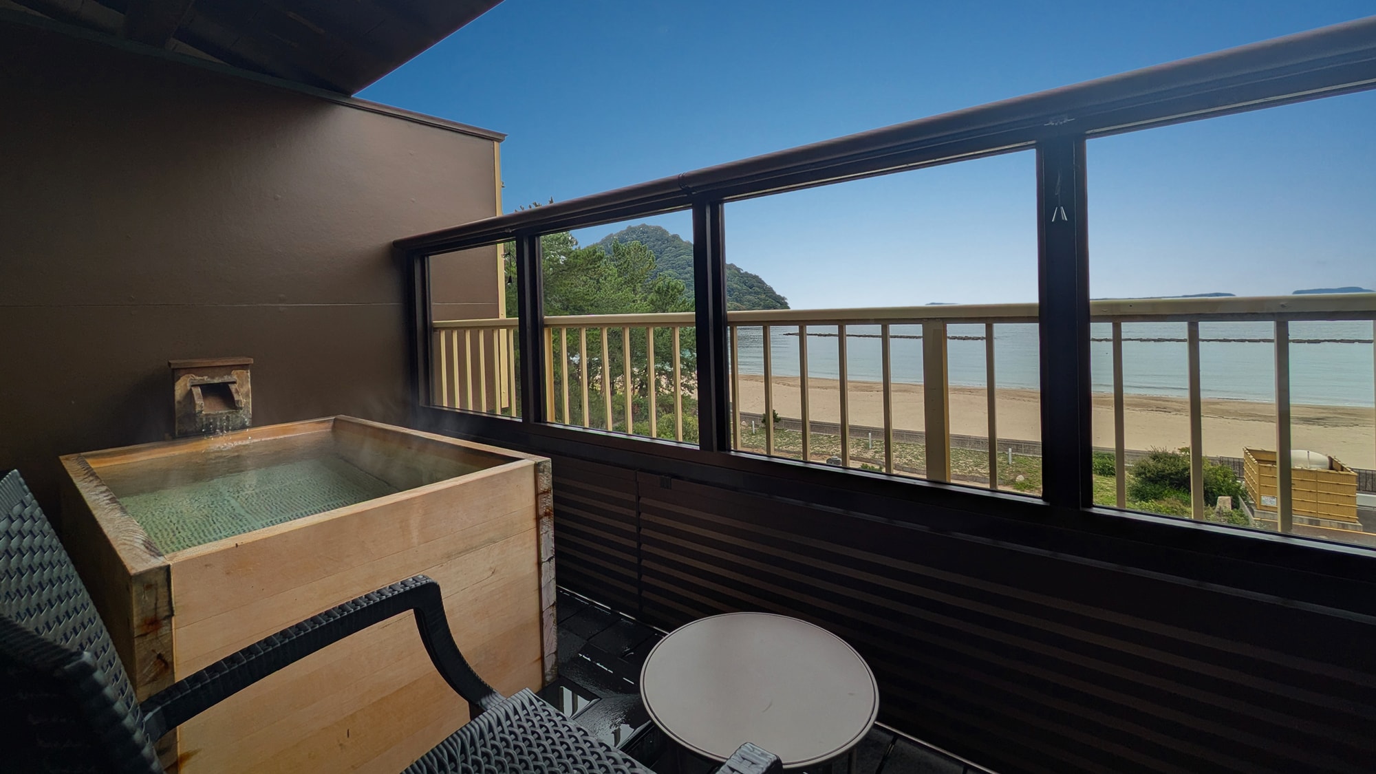 ■Open-air bath in guest room/hot spring [Ominaeshi] ■Enjoy a luxurious and relaxing time in the open-air bath (image)
