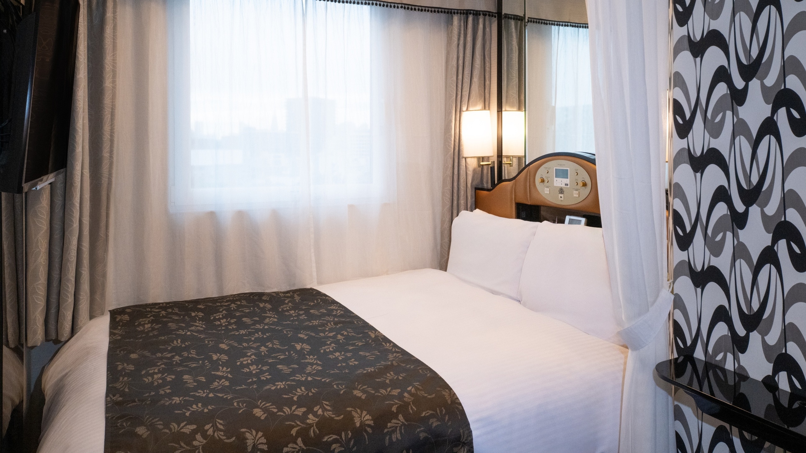 Kamar Ganda Bebas Rokok