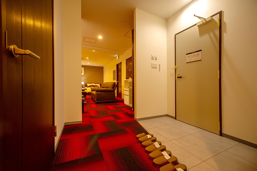 Room 201 entrance side-living room