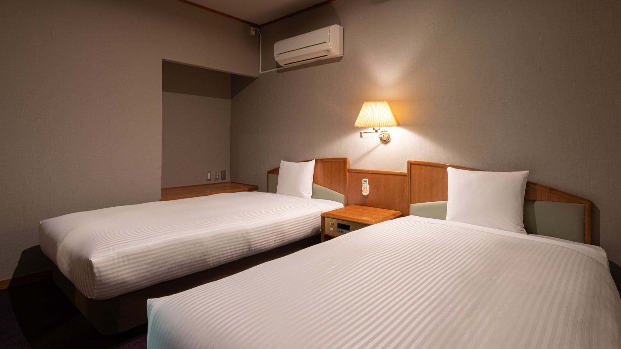 [Non-smoking] Japanese-Western room (10 tatami mats + twin)