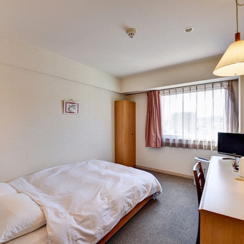 [Double] Double bed (140 cm width) ◇ 16 m2