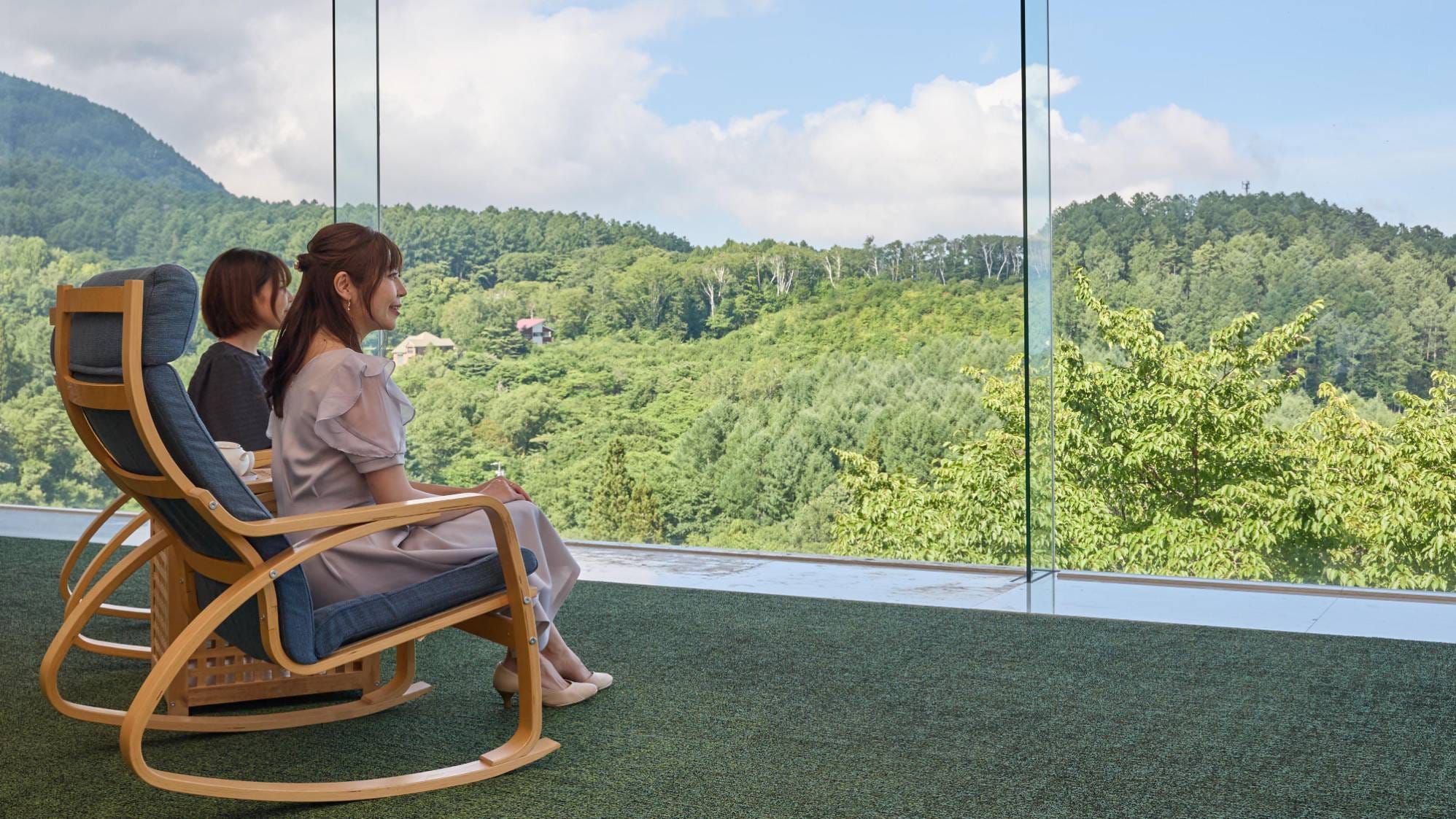 ・[Sky Lounge Retreat] Enjoy a panoramic view of Shinshu's nature at Sky Lounge Retreat