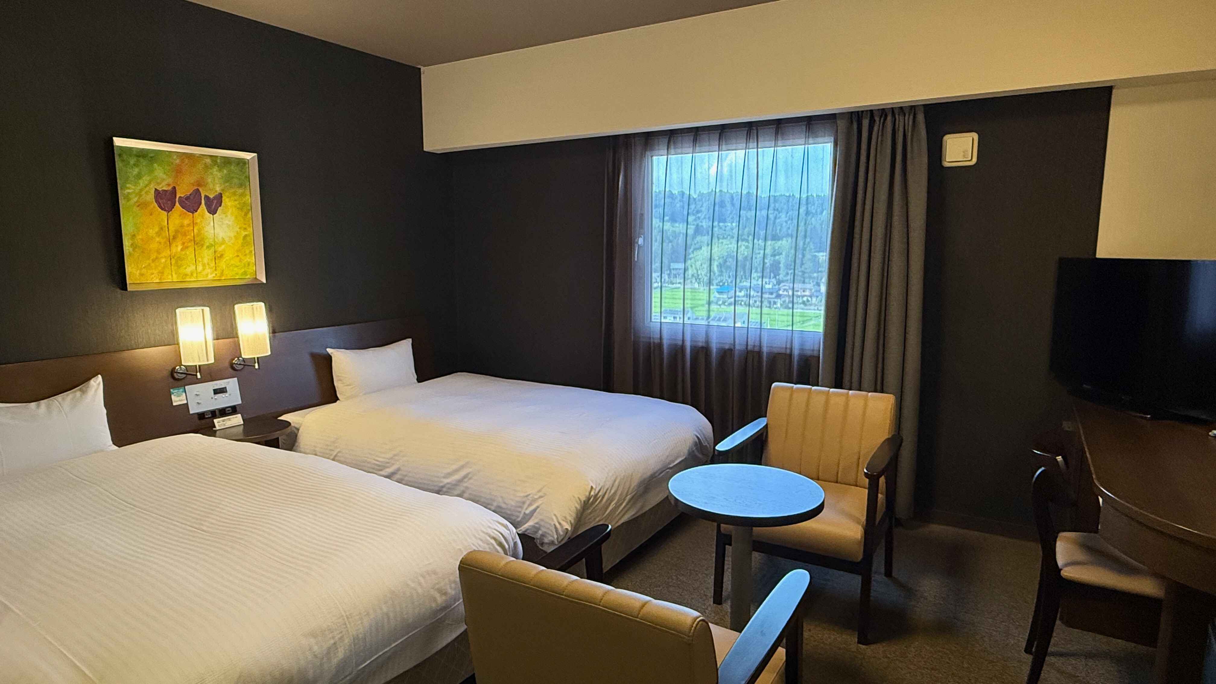 "컴포트 트윈"19 평방 미터의 넓은 객실입니다