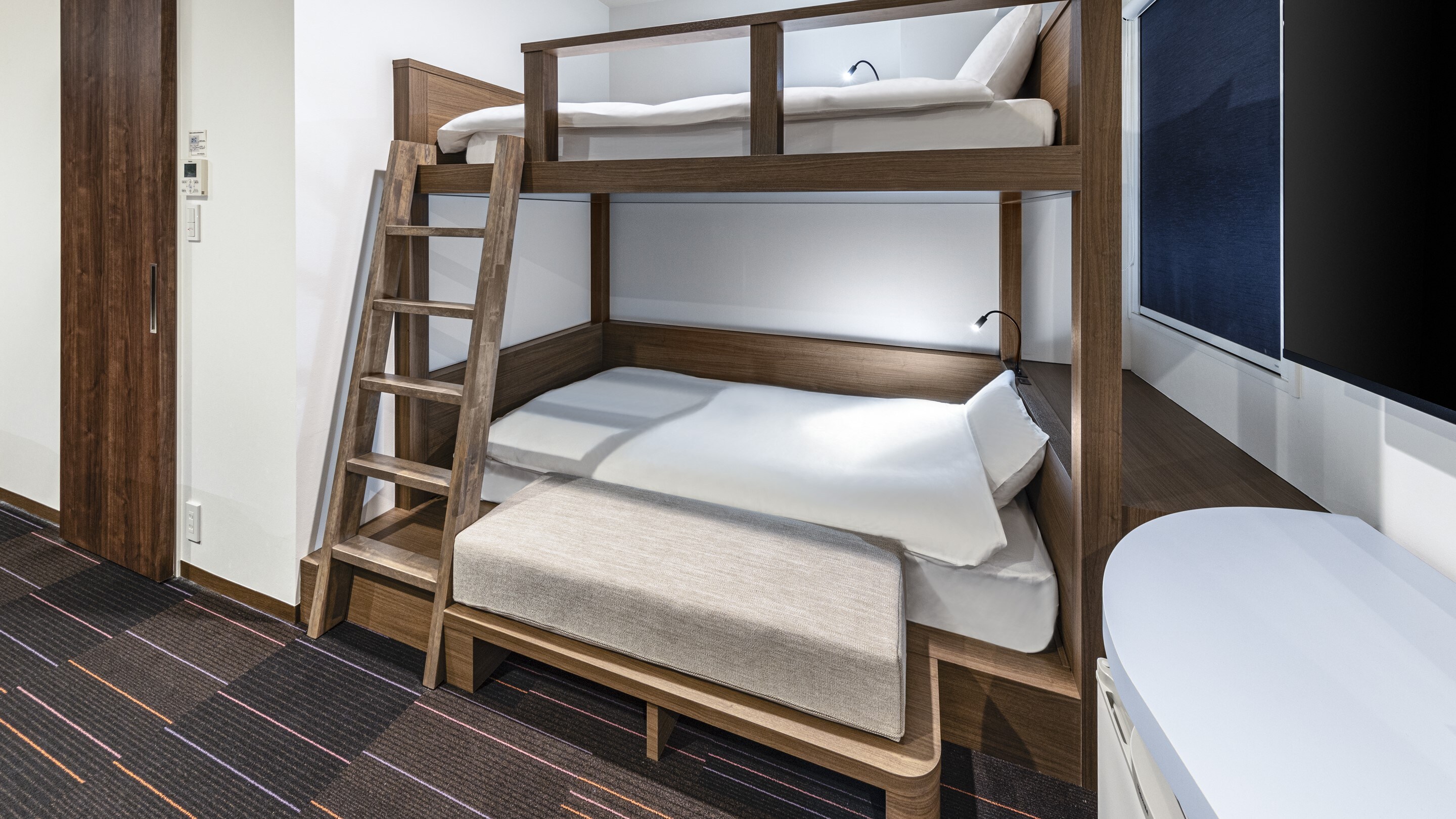 Loft bed/up to 4 people