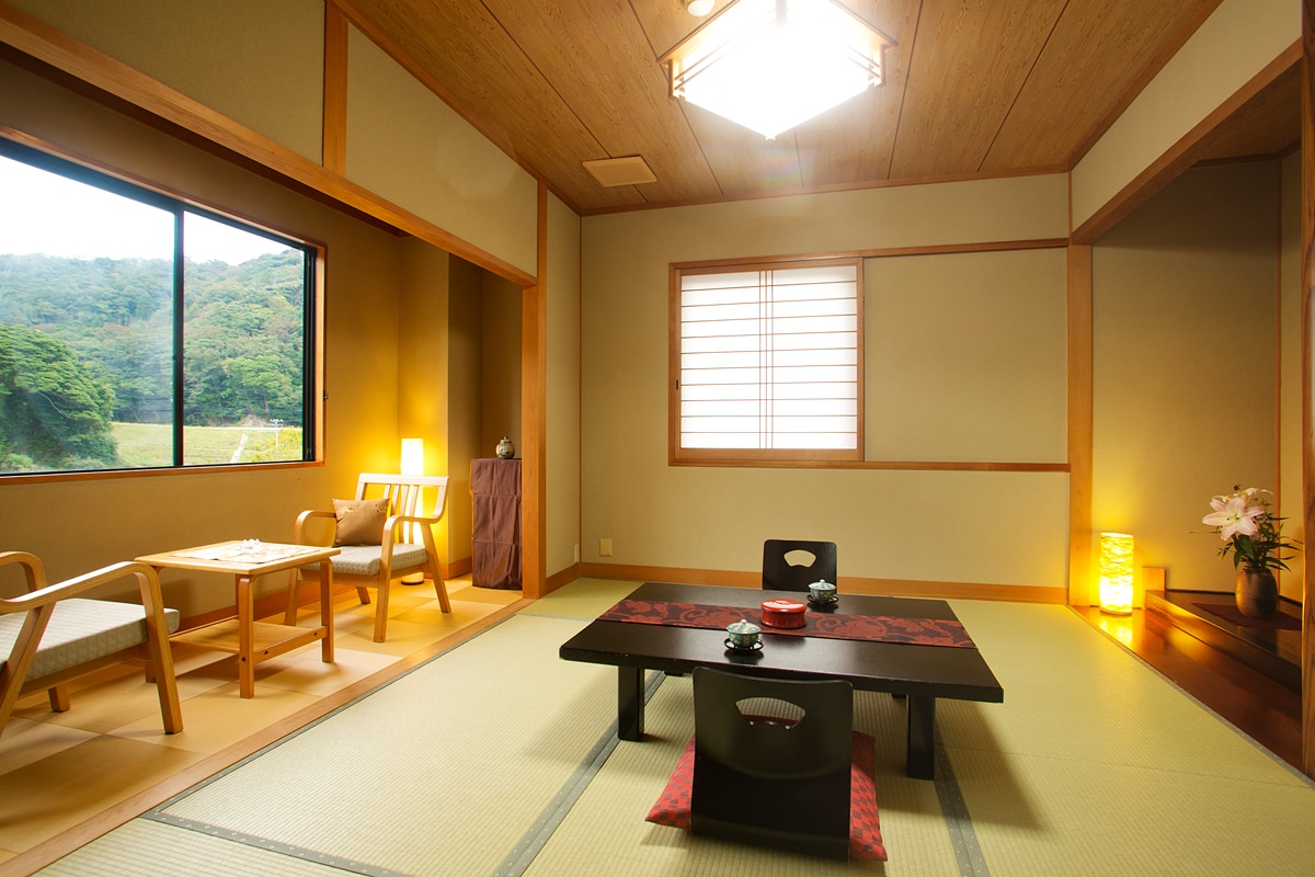 Kamar bergaya Jepang dengan 6 tikar tatami