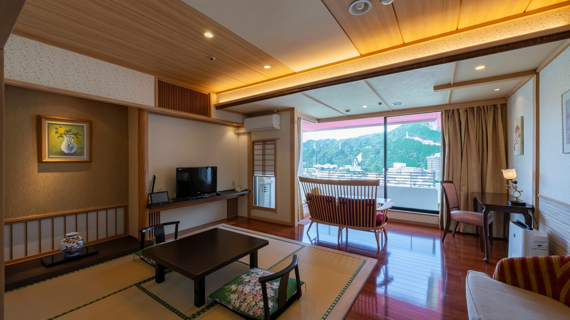 [Main building Western-style luxury twin room] Twin bed + living room 12㎡