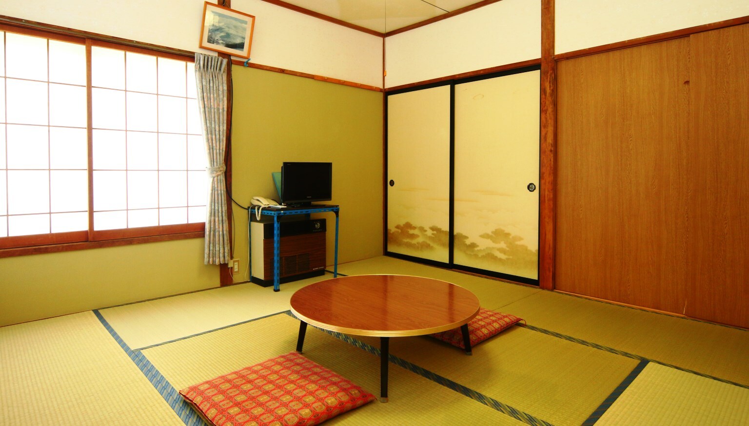 [Kamar bergaya Jepang 8 tatami] Kamar bergaya Jepang dengan suasana tenang.