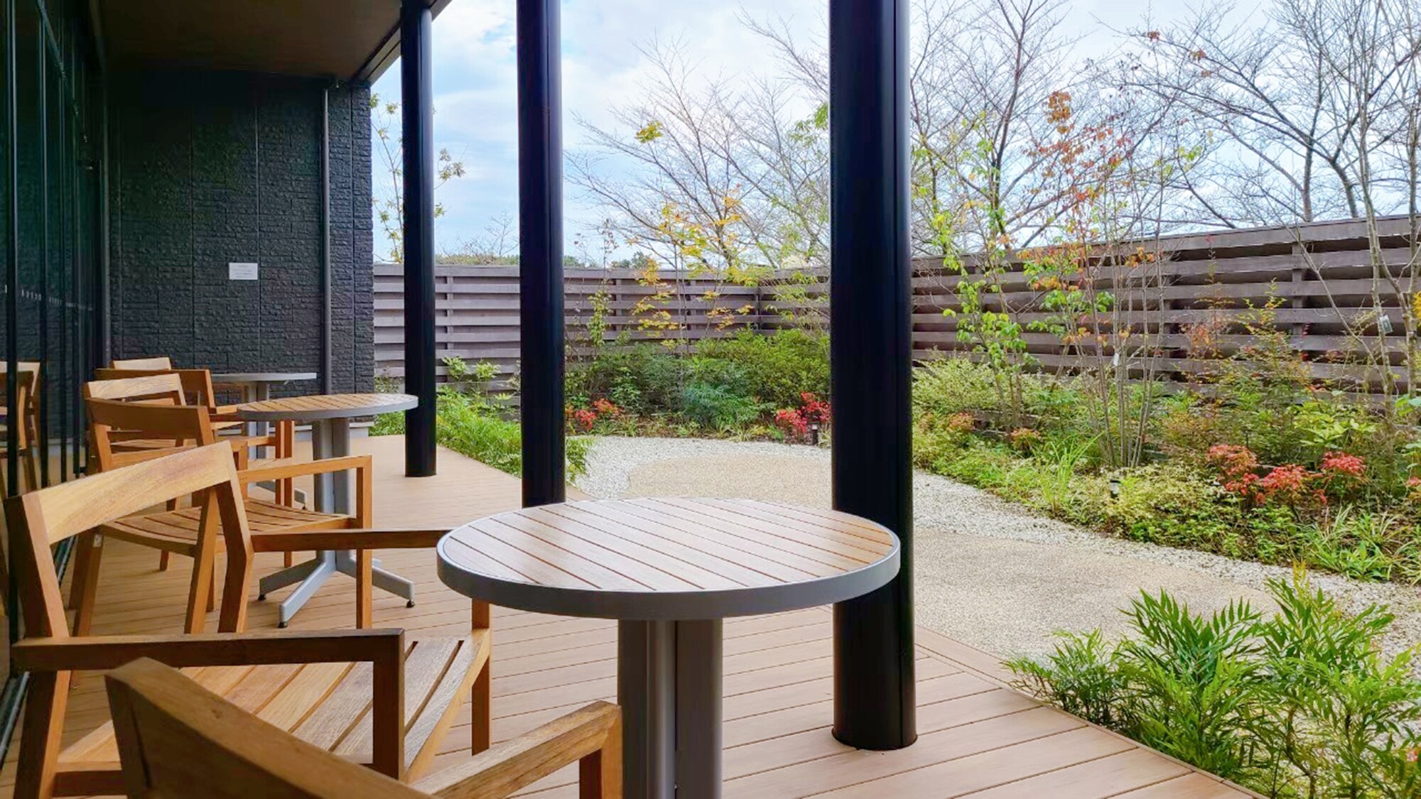 Terrace: On sunny days, relax on the terrace surrounded by greenery.