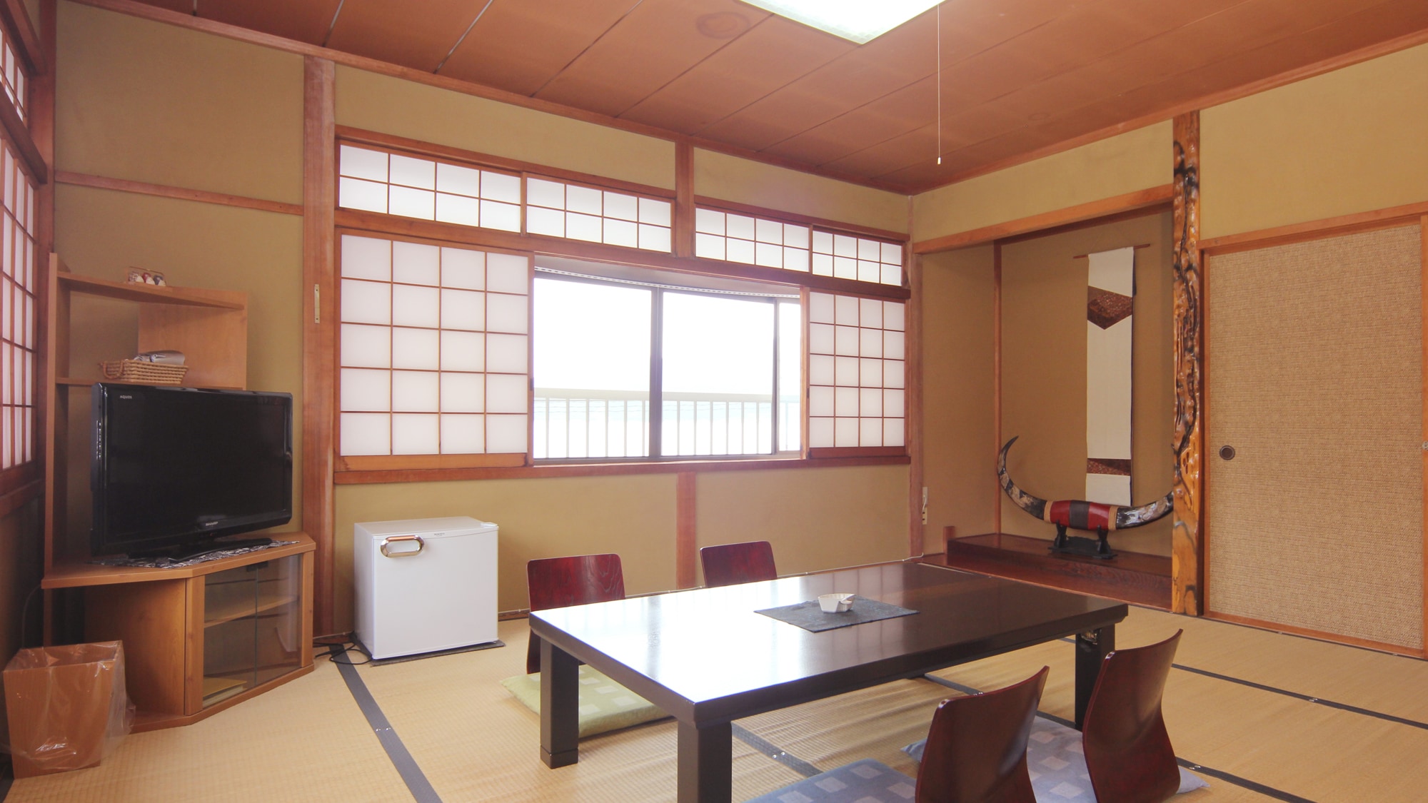 Relaxing Japanese-style room with a panoramic view of the ocean