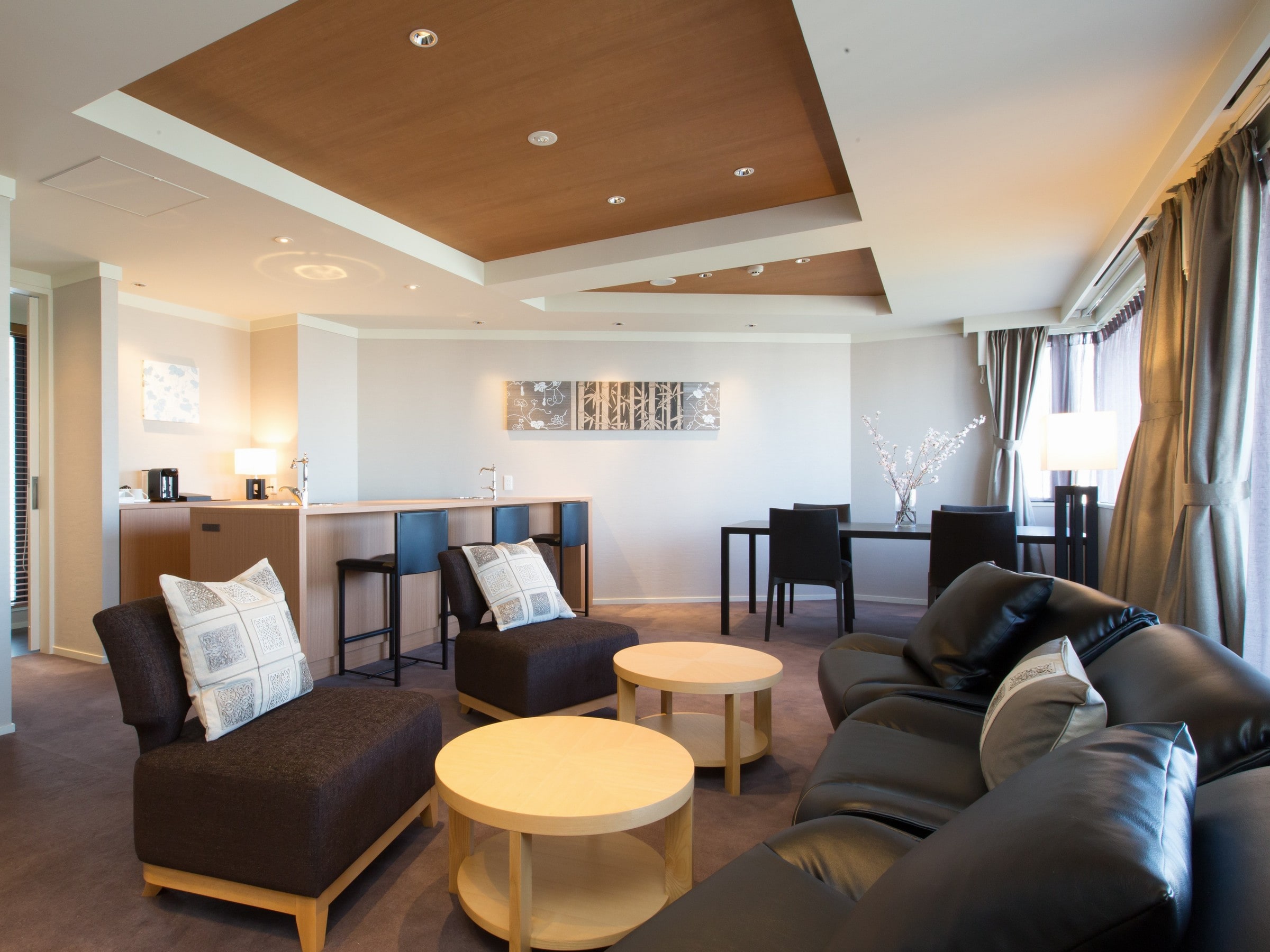 Suite Room 1