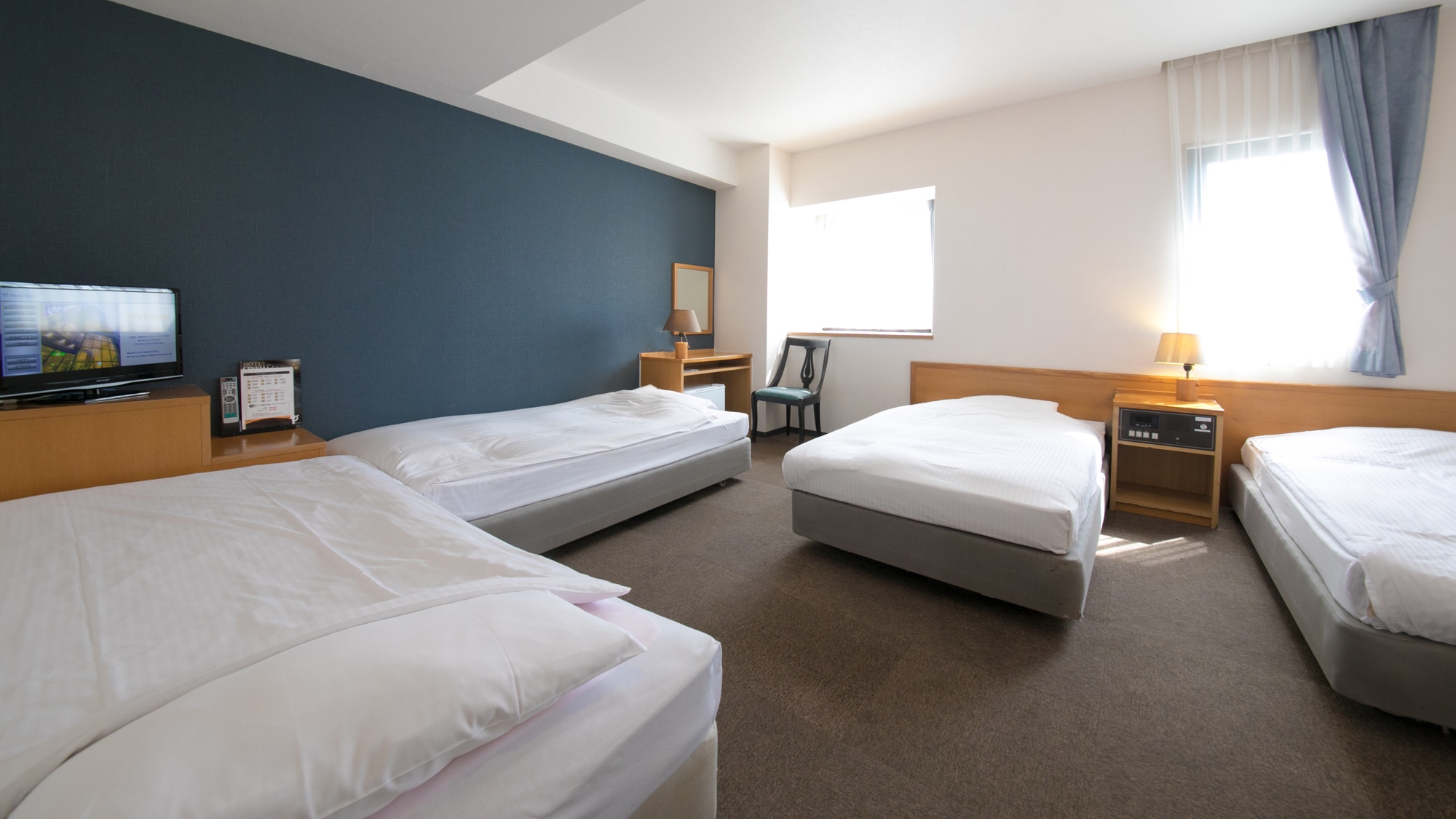 Family room (4 single beds)