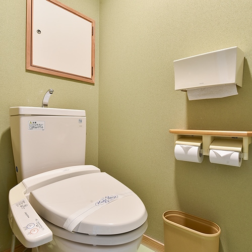 *Japanese-style room with 12 tatami mats. The toilet is equipped with a washlet.