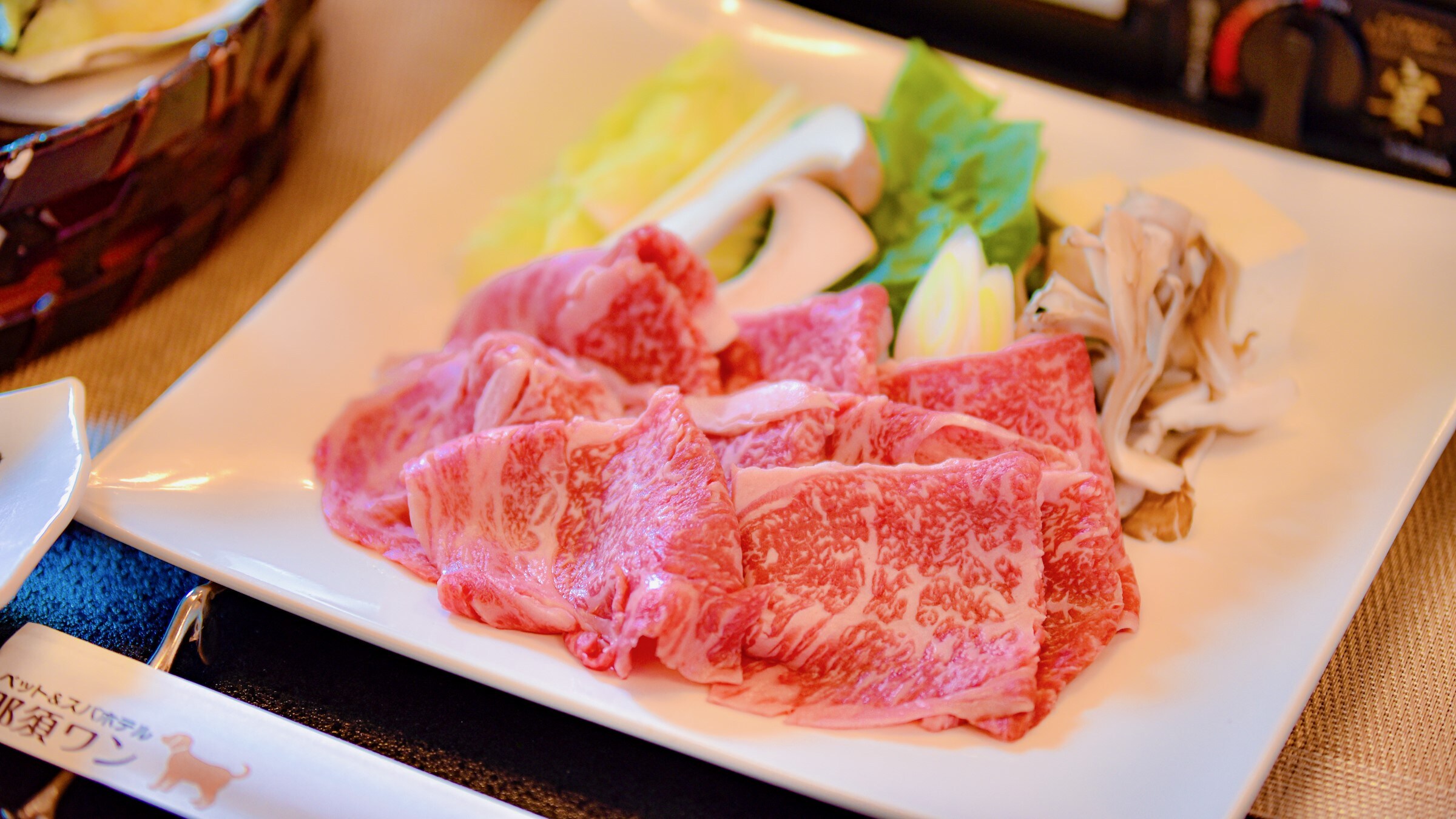 Contoh makan malam: hotpot daging sapi Jepang
