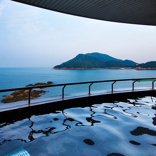 [Open-air bath on the 3rd floor]