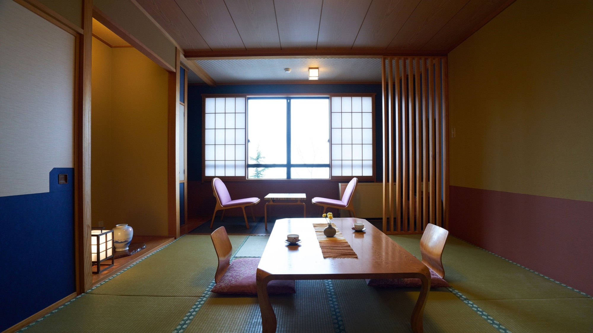 [Japanese-style room] A spacious Japanese-style room with 10 tatami mats where you can fully enjoy the atmosphere of Zao Onsen
