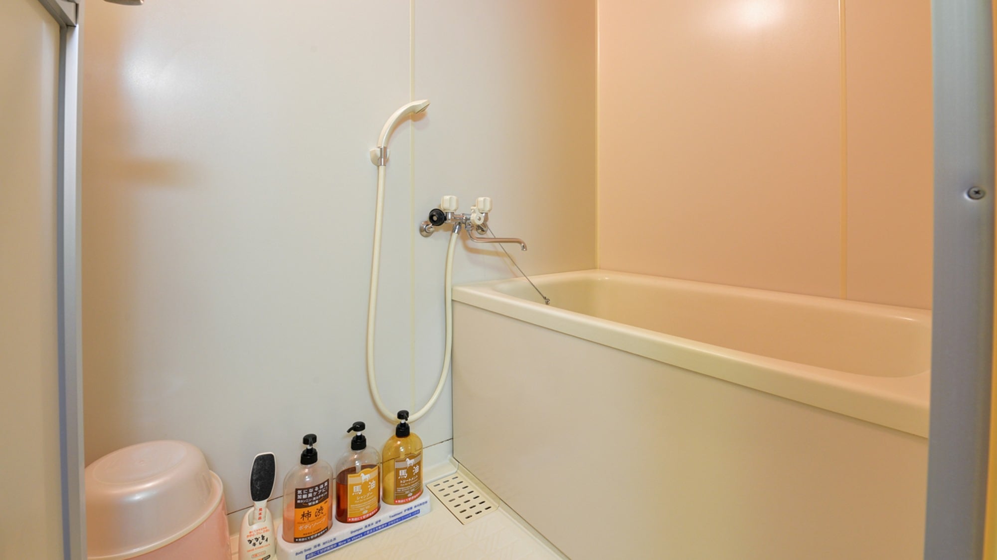 *Twin (example of guest room)/Equipped with unit bath and toilet.