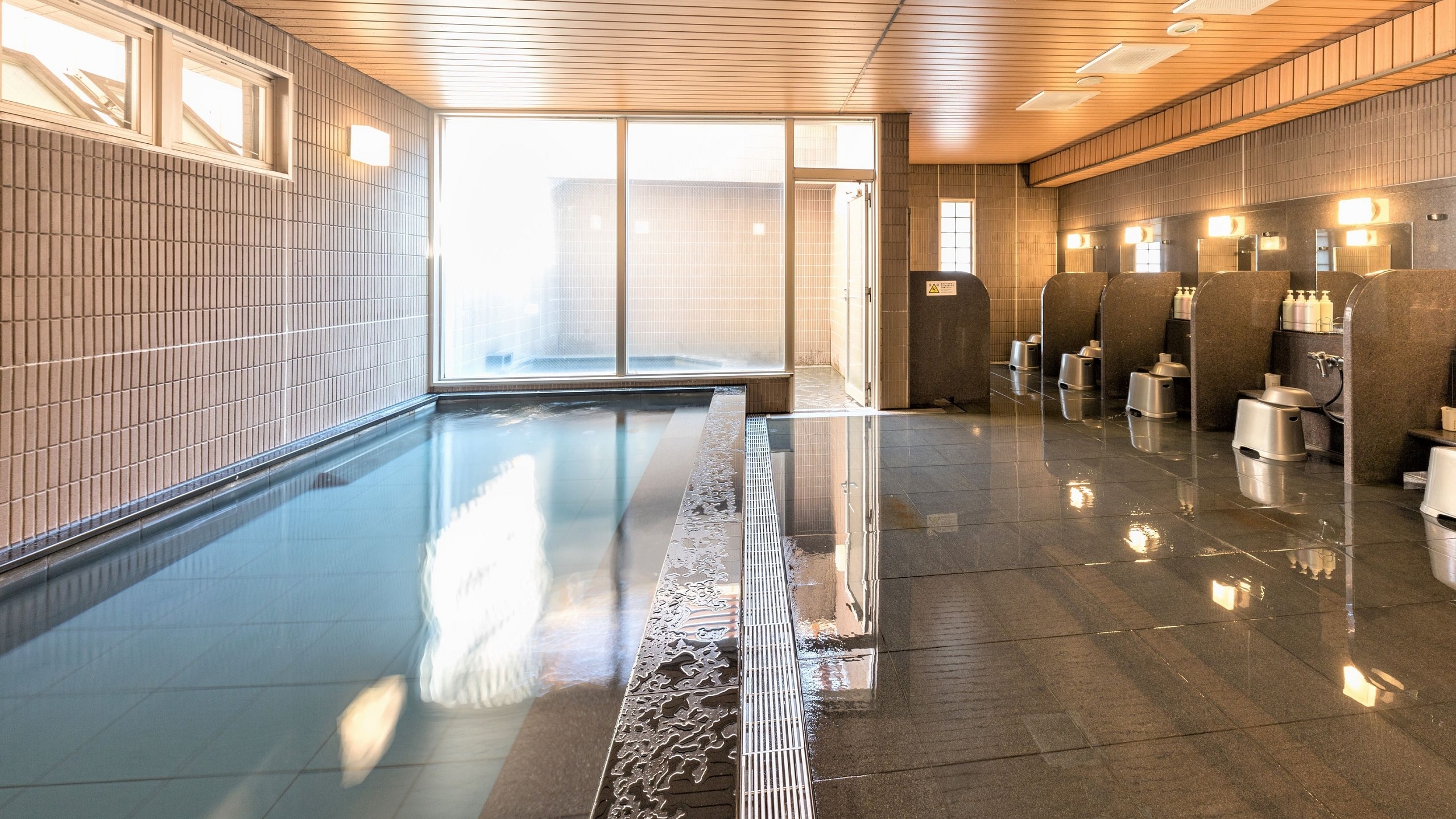 Large bath, men's indoor bath