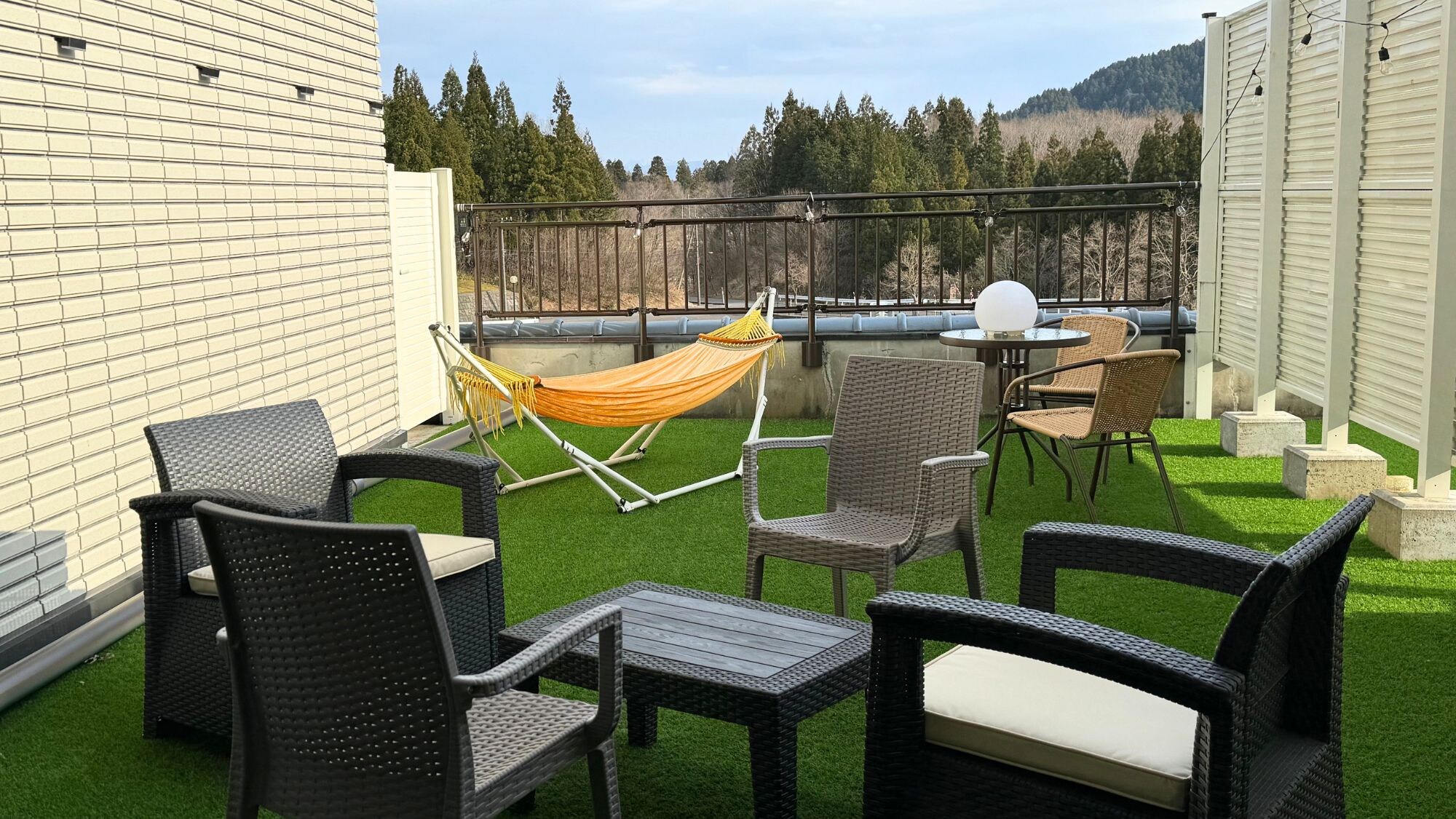 Please relax on the private terrace as you like.