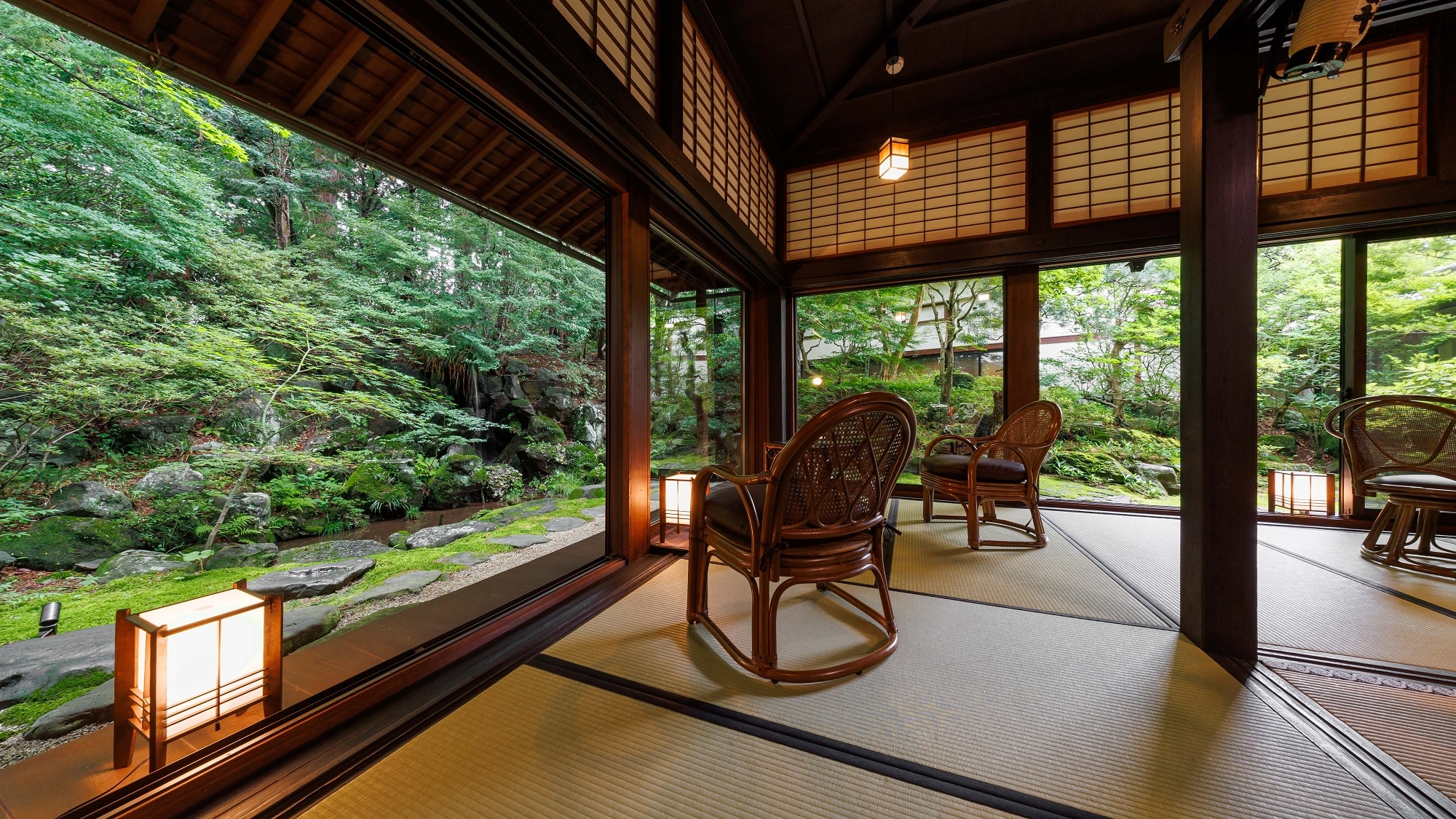 ■ Lounge "Salon Upper Level" - Renovated upper level room where Princess Kazunomiya and daimyo who made alternate attendance trips to Edo stayed during the Edo period